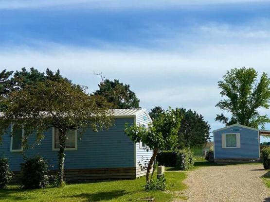 Mobilheim mit Klimaanlage "retro" 3 Zimmer - 31 m² + überdachte Terrasse von 12 m²