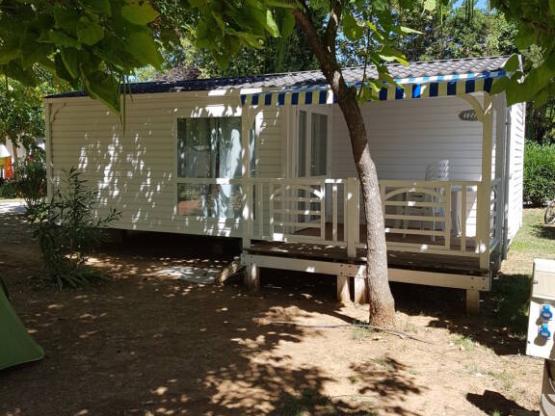 Mobilheim  Standard 29 m² (2 Zimmer-4 pers) +  überdachte Te