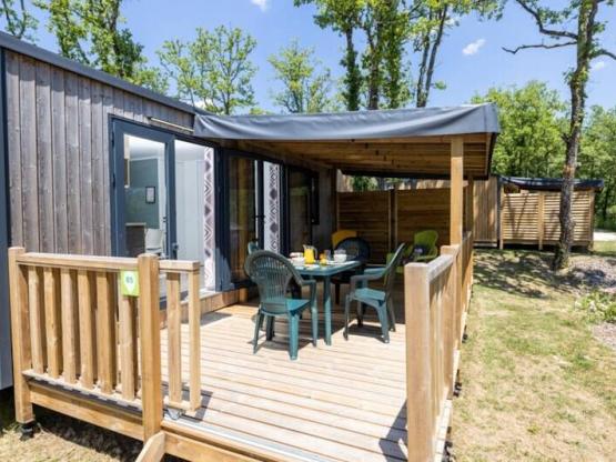Mobilheim Rocamadour 26m² mit sanitären Anlagen + terrasse