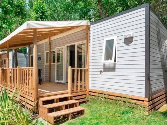 Mobilheim Grand Confort, 3 Zimmer, 40 m² mit überdachter und geschlossener Terrasse