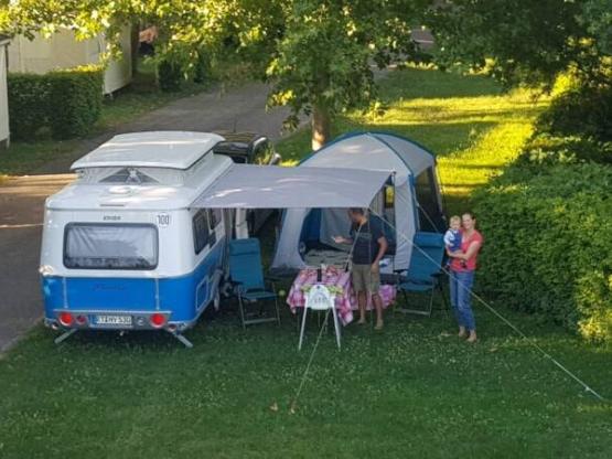 Parcela familias + electricidad- 2 adultos y 2 menores de 12 años