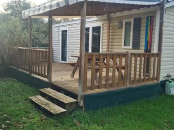 Mobilheim Confort+ 28m² (2 Zimmer) Halbüberdachte Terrasse