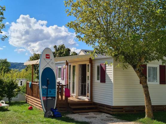 Mobilheim  Happy klimatisiert 30m² - 2 Schlafzimmer Halbüberdachte Terrasse