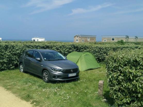 COMFORTPAKKET : Standplaats + voertuig + elektriciteit