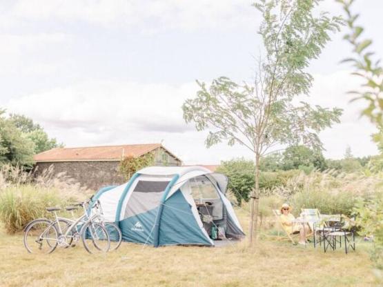 Package pitch Confort (2 persons + 1 vehicle inluded)