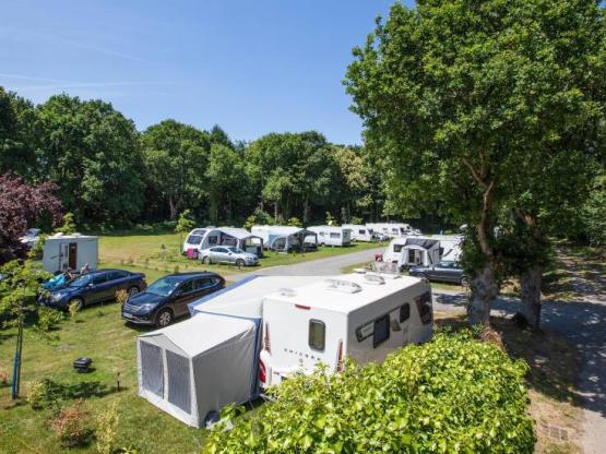 Camping-Stellplatz + 1 Fahrzeug + Strom