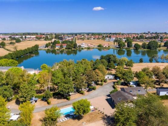 Kur-Paket für 2 Personen/21 Nächte auf einem Stellplatz mit Strom, ein Auto + ein Wohnwagen ODER ein