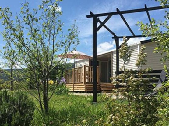 Mobilheim Premium "Patio" 37m² - 2 Zimmer-2 TV / 2 Badezimmer / Geschirrspüler ++  eigener Garten