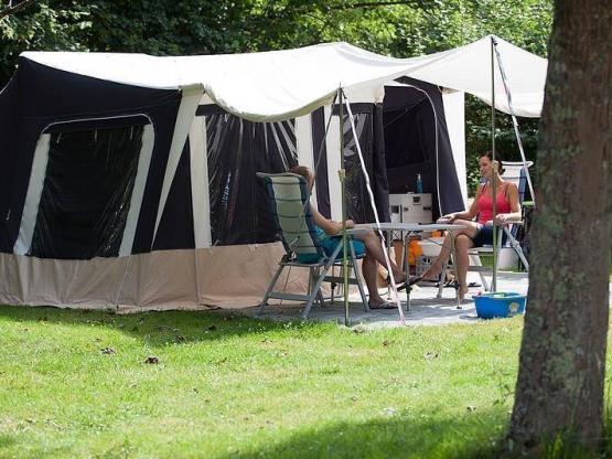 Stellplatz Wohnwagen Grand Confort 110m² - Strom 10A - Wasseranschluss und Grauwasserentsorgung auf der Baustelle