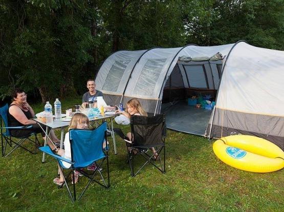 Stellplatz wohnwagen grand confort flussufer 130m² - Mit Blick auf den Strand - Wasseranschluss und Grauwasser-Entsorgung auf dem Gelände