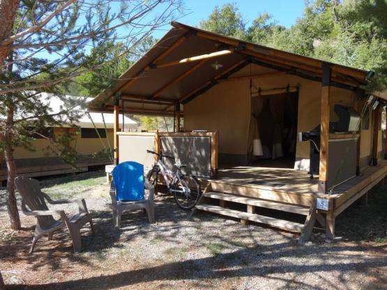 Zelt Safari 30m² CONFORT 2 Zimmer + überdachte Terrasse