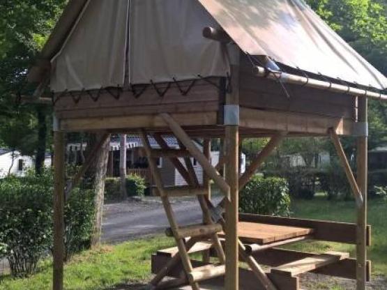 Zelt BIVOUAC auf Pfählen