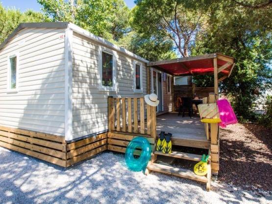 Mobilheim LUXE (Klimaanlage + tv + Spülmaschine)