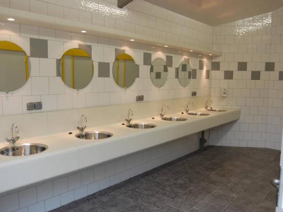 Stellplatz + strom + Wasser + auto