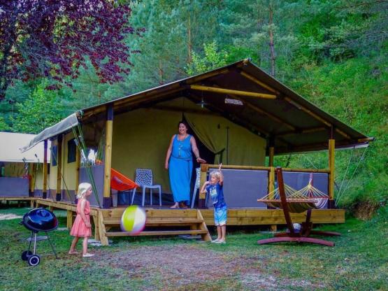 Lodge CONFORT 35m² - 2 slaapkamers - met badkamer en toilet+ terras