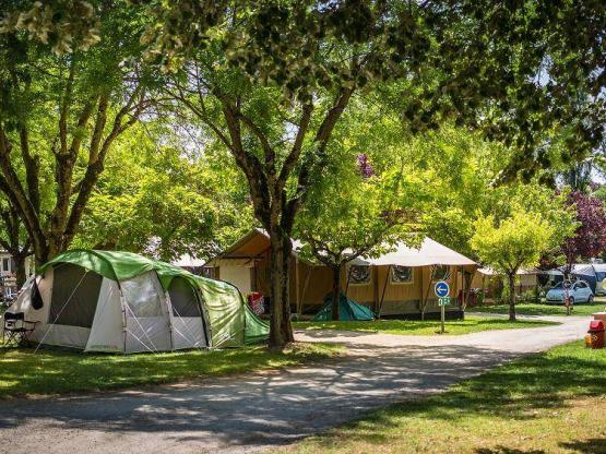 Stellplatz + Fahrzeug + Strom 10A