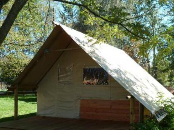 Zelt Leinwand und Holz - behindertengerecht