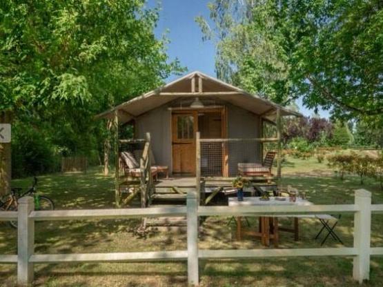 Lodge Flussblick (2 Zimmer) + überdachte Terrasse