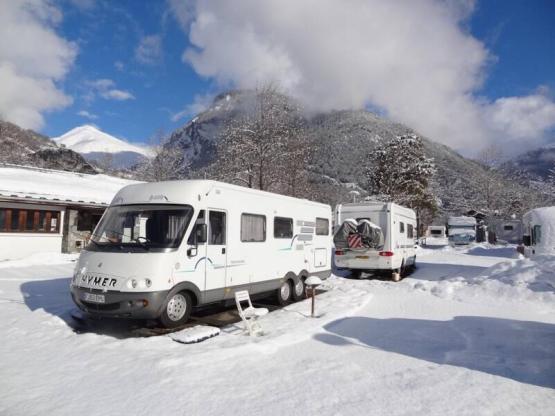 Wohnmobil Ort mit Strom