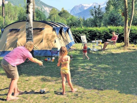 Stellplatz XL, Strom und Auto inklusive