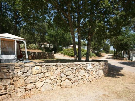 Stellplatz + Auto + Zelt oder Wohnwagen + Strom