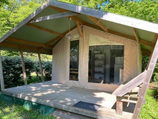 Lodge/umgebautes Zelt