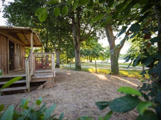 Confort Lodge SWEETFLOWER 43 m² 4/6 p. (2 Zimmer) + überdachte Terrasse