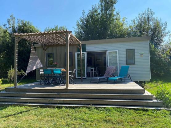 Homeflower Premium 3 Zimmer 30.5m² + Halbüberdachte Terrasse + TV