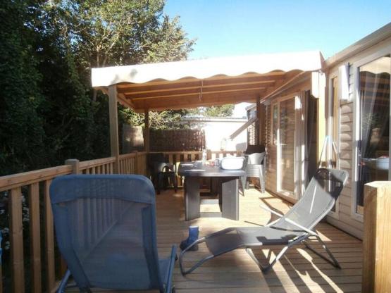 Mobil-home N°30 40m² überdachte Terrasse
