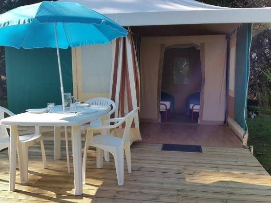 Segeltuch-Bungalow ohne sanitäre Einrichtungen (Samstag)