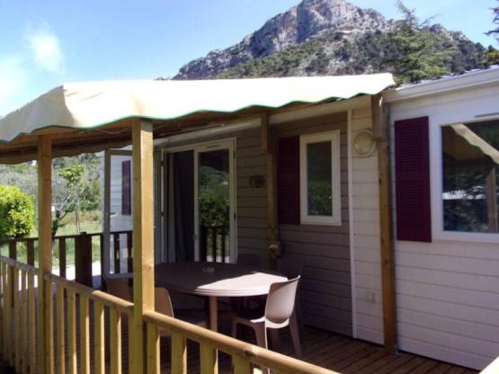 Mobilheim mit 3 Schlafzimmern (48 m²)