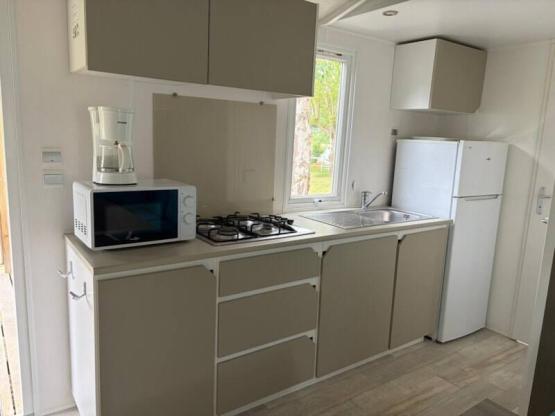 Mobilheim (2 Zimmer) + überdachte terrasse