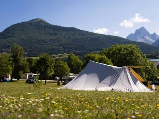 Stellplatz Zelt/ Wohnwagen / Auto / Wohnmobil / ohne Strom
