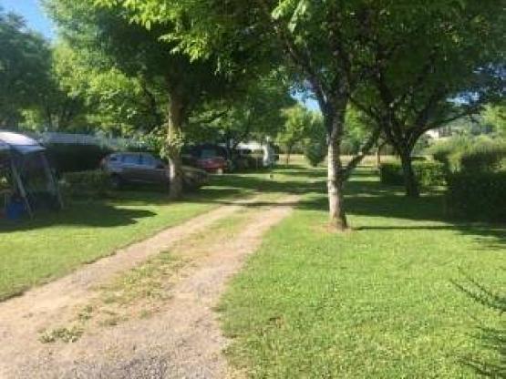 Stellplatz Komfort (Zelt, Wohnwagen / 1 Auto)