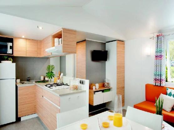 CHENE. Mobil Home 6 pers. 38 m² Great comfort, TV+ half covered terrace