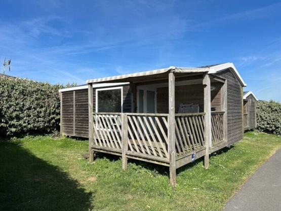 Mobilheim Confort LOGGIA 25m² - 2 Zimmer + überdachte Terrasse 9m²