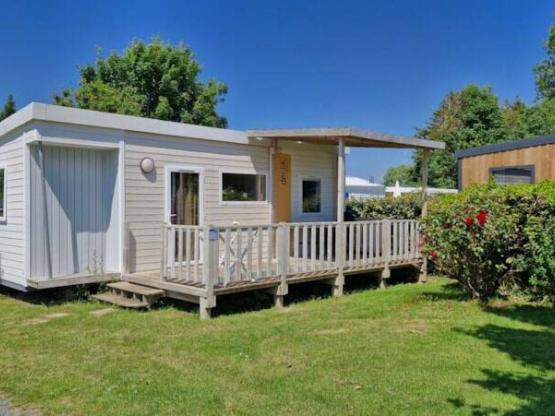 Comfortabele stacaravan 25m² (2 slaapkamers) + 10m² halfoverdekt terras + TV