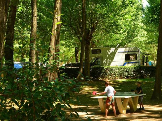 Paradis  Stellplatz: Auto + Zelt/Wohnwagen oder Wohnmobil + Strom