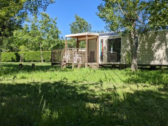 MOBIL HOME MALAGA 2 chambres 27m² + terrasse couverte, 2 chambres, coin séjour/cuisine, salle de bain + WC, TV comprise