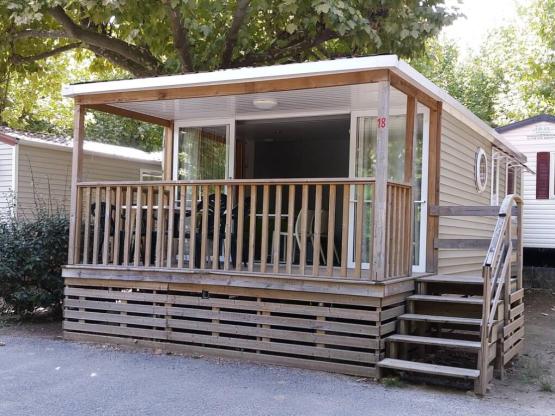 Mobilheim OHARA 2 Zimmer - überdachte Terrasse