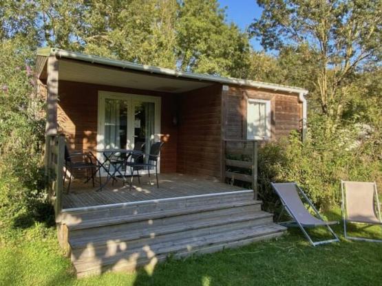 Hütte PREMIUM 36m² (2 Zimmer) + überdachte terrasse 6m²  + Klimaanlage + TV