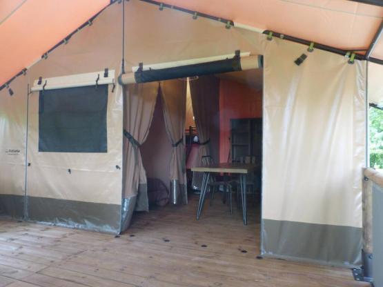 Lodgetent VICTORIA - 20m² - 2 slaapkamers + 10m² overdekt terras