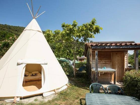 Tipi 2/4 Personen mit Bad und WC.