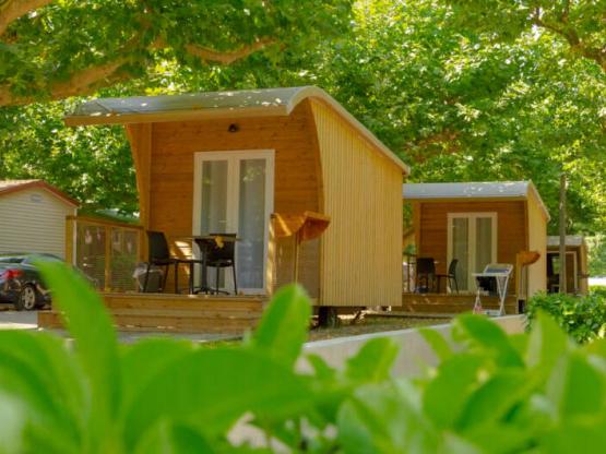 Holzhütte POP - Terrasse 12m² (ohne Sanitäranlagen - noch Wasser) +Wifi