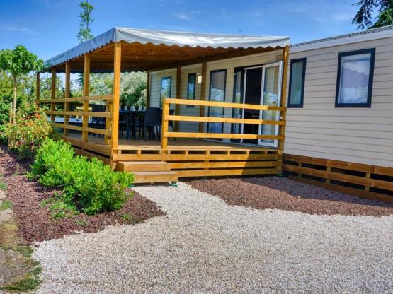 Mobilheim BALNEO (Klimaanlage + tv + Spülmaschine + Sprudelbad)