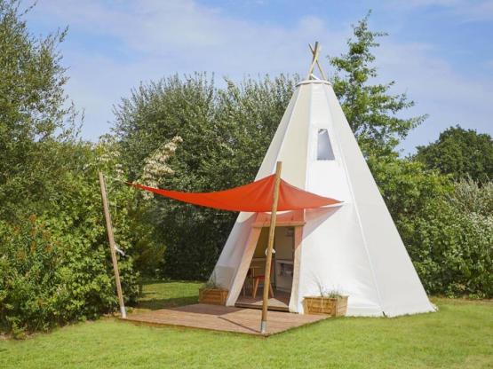 Wigwam Tent 34m² + terras - met (eigen) sanitair