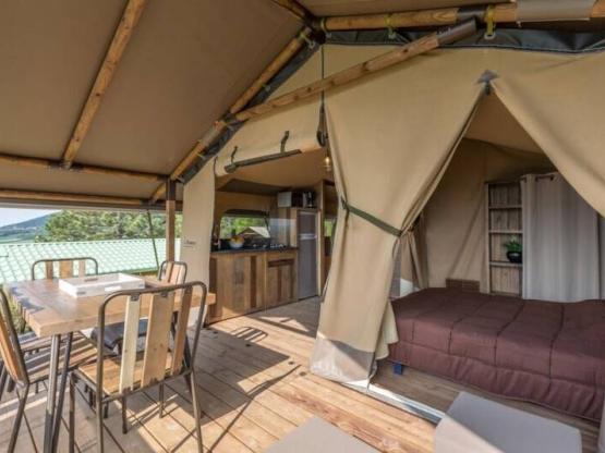 Lodge auf Pfählen Confort River Side 34m² 2 Zimmer  + überdachte Terrasse auf Pfählen