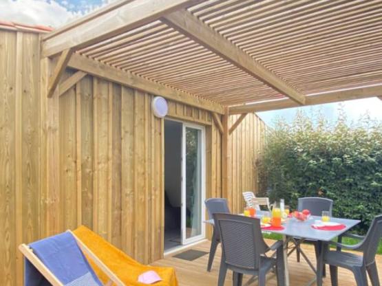 Barrierefreies Ferienhaus KOMFORT 31m² (1 Schlafzimmer + umklappbares BZ-Sofa) + TV + Terrasse