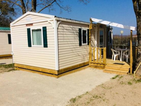Mobilheim Nr. 11 – 2 Schlafzimmer – Terrasse