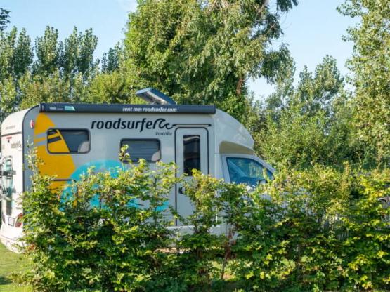 Pauschale : Stellplatz + 1 Auto + Strom 16 A